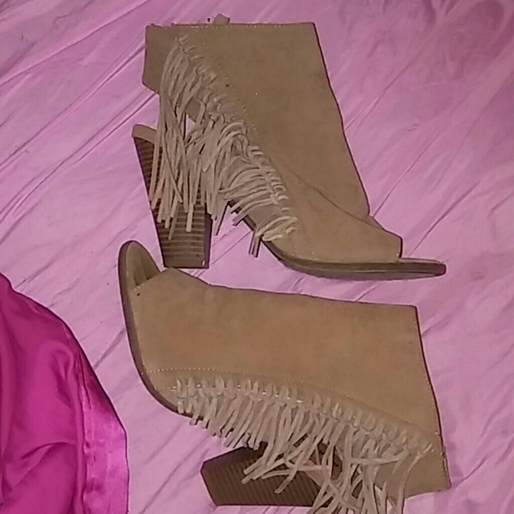 Fringe heels
